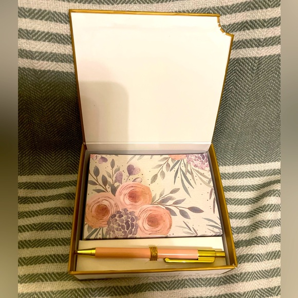 New Laura Ashley Elegant Deluxe Note Card Set - Picture 2 of 3